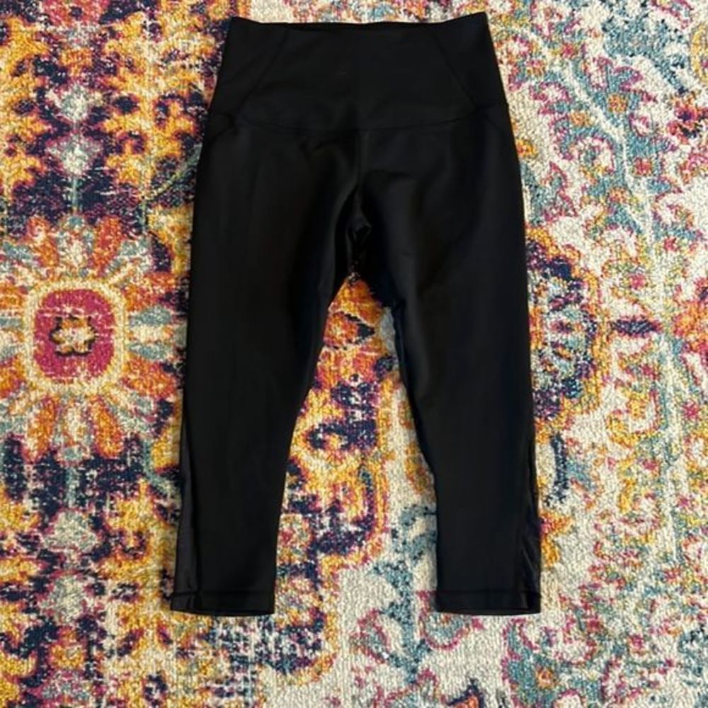 Zella Mid Rise Capri Mesh Polka Dot Crop Leggings Black SZ M